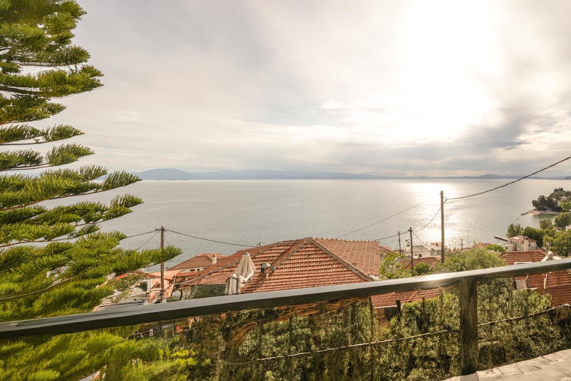 Villa Mesonisi Με Υπέροχη Θέα Στον Παγασητικό!! Áfissos Exterior foto